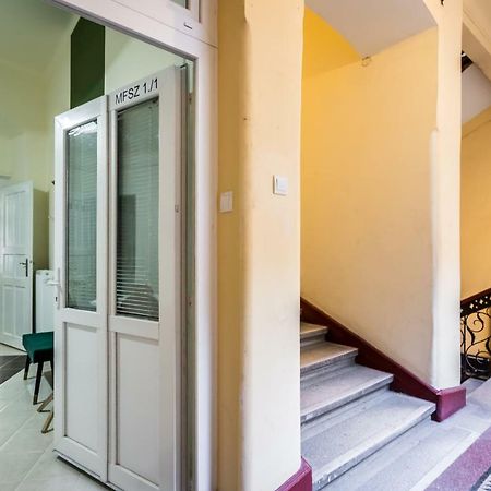 Bpr Turquoise Simplicity Apartment Budapeste Exterior foto